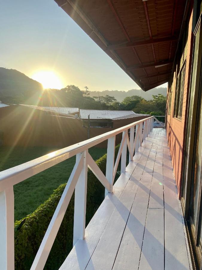 Hotel Adventure Lodge Jacó Esterno foto